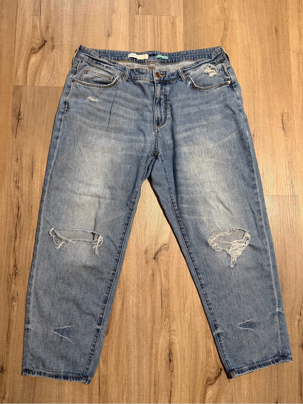 Pilcro Women's Light Blue Distressed Boyfriend Jeans